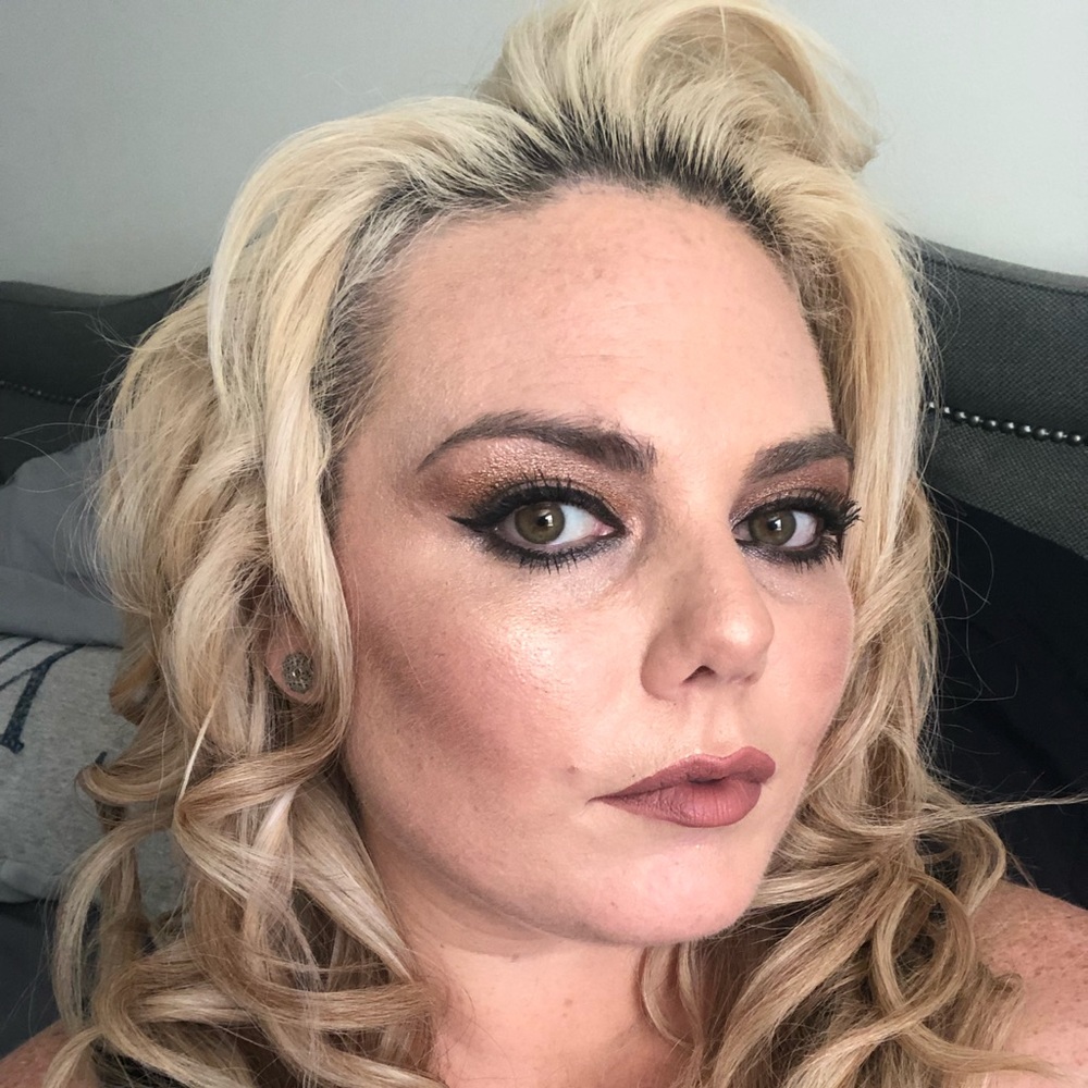 Meet your Posher, Leana